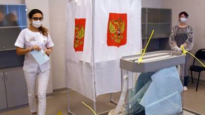 Зампредседателя московского УИК оштрафовали на 30 тысяч рублей из-за того, что она разрешила мужчине проголосовать за свою мать по доверенности