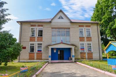 Глава Смоленщины пообещал помочь Ершичскому Дому детского творчества с ремонтом и утеплением