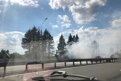 В Тверской области на трассе сгорел самосвал
