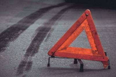 Женщина на трассе в Тверской области попала в ДТП и сломала нос