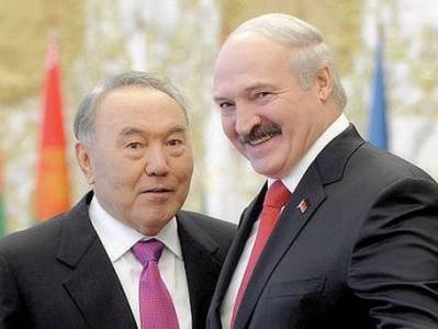 Лукашенко пригласил Назарбаева на саммит ЕАЭС в Минске