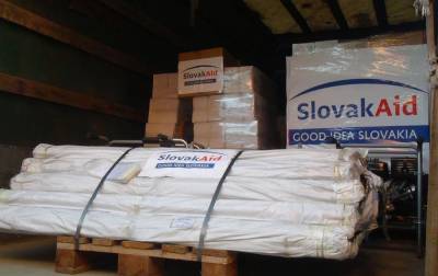 Словакия передала гумпомощь пострадавшим населенным пунктам западной Украины