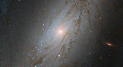 Хаббл сделал снимок невероятно быстрой галактики
