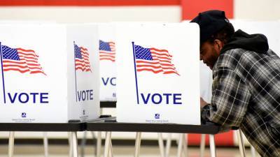 Выборщиков в США обязали голосовать в соответствии с волей штата