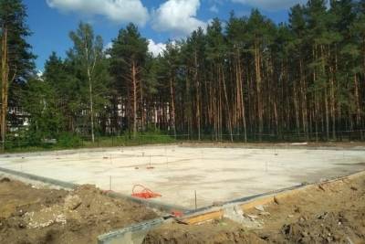 На территории Владимирской областной клинической больницы строят вертолетную площадку