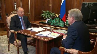 Владимир Путин и глава «Аэрофлота» Виталий Савельев обсудили восстановление пассажирского сообщения