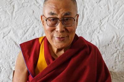 По случаю 85-летия Далай-лама выпустил собственный музыкальный альбом
