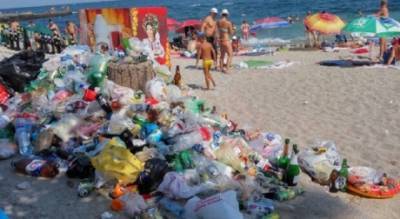Курортный сезон-2020: пляжи Одессы превратились в свалку (ФОТО)