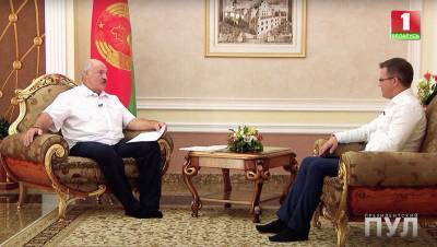 Лукашенко не надел обувь на интервью
