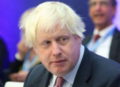 Борис Джонсон постригся и сходил в бар после отмены ограничений в Великобритании