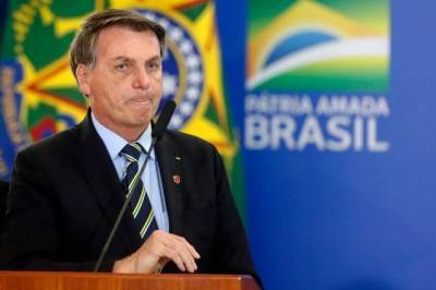 Бразильский президент заявил о наличии у него симптомов COVID-19