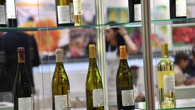СМИ: Регионы могут ослабить запрет на продажу алкоголя у медучреждений