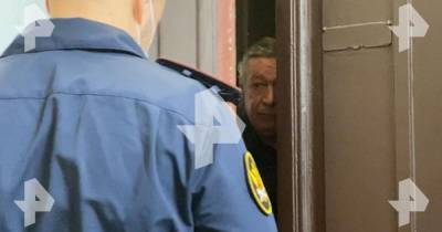 Адвокат объяснил, почему Ефремов не признал вину в ДТП