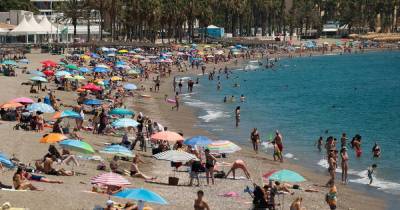 В Испании закрыли недавно открытые пляжи из-за COVID-19