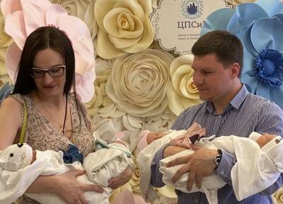 Роды принимали 20 медиков: в Москве родились четверняшки, зачатые естественным путем
