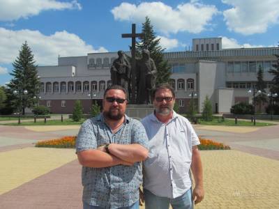 Автопробег на "Матизе": липецкие литераторы миновали Орел и Брянск