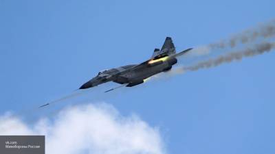 Российские МиГ-29 опозорили американские истребители F-16, поднявшись в стратосферу