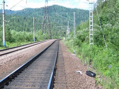 В Кузбассе грузовой поезд насмерть сбил мужчину