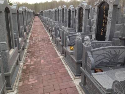 «Умерший» от коронавируса китаец вернулся домой спустя два месяца после похорон
