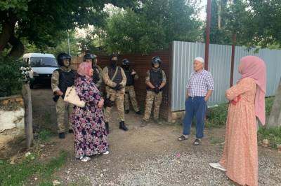 В Крыму в 4 утра оккупационные силовики пришли с обысками к крымским татарам