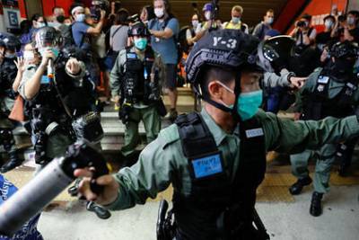 Полиции Гонконга разрешили проводить обыски без ордера