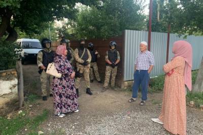 Силовики провели массовые обыски у крымскотатарских активистов