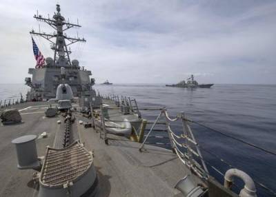 Американский эсминец Porter покидает Черное море