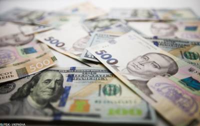 НБУ на 7 июля снизил официальный курс доллара