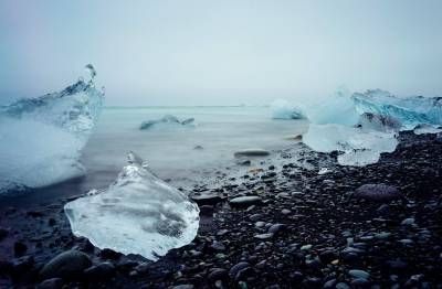 Ученый сообщил о возможности пробуждения древних вирусов из-за таяния ледников