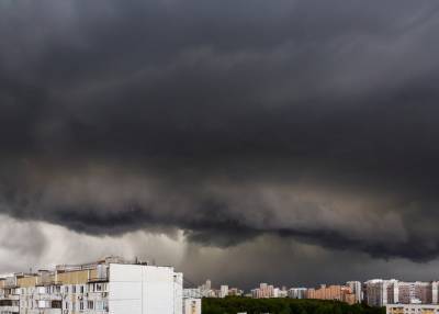Москвичей предупредили о дожде с градом и сильном ветре