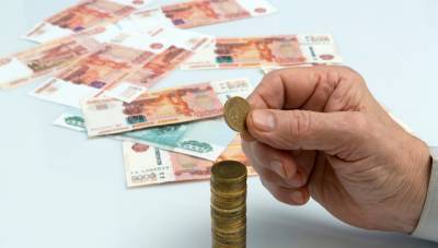 Рубль снова под давлением: что толкает российскую валюту вниз?