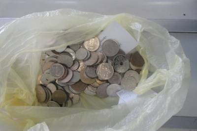 Старинные монеты и 50 тыс евро изъяли псковские пограничники у россиянина