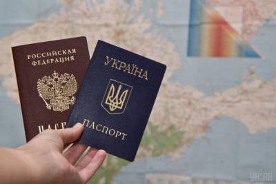 К жителям Крыма и Донбасса, получившим паспорта РФ, нет претензий. Они – заложники, – Резников