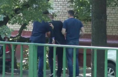 ФСБ показала задержание советника Роскосмоса в Москве