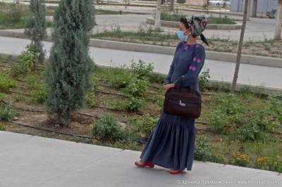 ГосСМИ: Медицинские маски в Туркменистане носят из-за пыли в воздухе