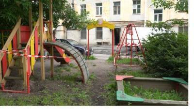 Детскую площадку в МО Невская застава демонтируют
