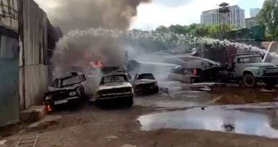 Пожар на складе на западе Москвы потушили