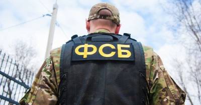 ФСБ России после обысков задержали в оккупированном Крыму шестерых мужчин