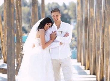 Вратарь канадского хоккейного клуба «Манитоба Мус» женился на 18-летней блогерше из Уфы