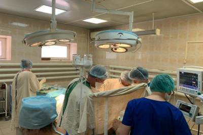 Рязанские хирурги провели сложную операцию по удалению опухоли