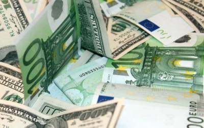 Евро дешевеет к доллару на опасениях за экономику Европы