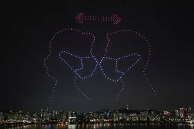 Лекция с неба. Власти Южной Кореи устроили грандиозное шоу дронов на тему пандемии