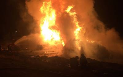 В Черкасской области перевернулся бензовоз и загорелся, есть погибший