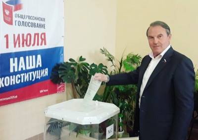 Заболевший рязанский сенатор Морозов никого не заразил во время голосования