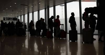 Авиакомпаниям могут запретить продавать билеты в страны, которые не пропускают украинцев