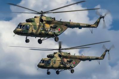 На российскую базу в Киргизии доставили два транспортно-боевых вертолета