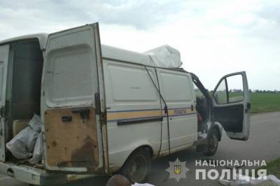В Полтавской области взорвали автомобиль Укрпочты и похитили почти 3 миллиона гривен