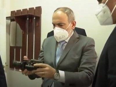 Премьер-министр Армении посетил предприятие по производству автомата Калашникова