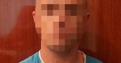 Отомстил за увольнение: в Киеве мужчина выстрелил в пах и глаза наставнику по работе