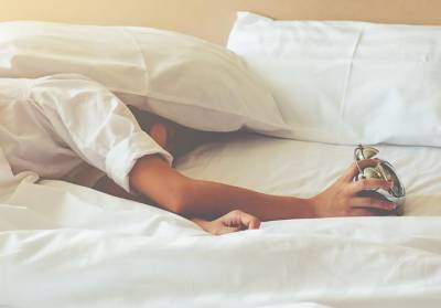 Астма и аллергия: Ученые назвали опасности позднего сна для подростков